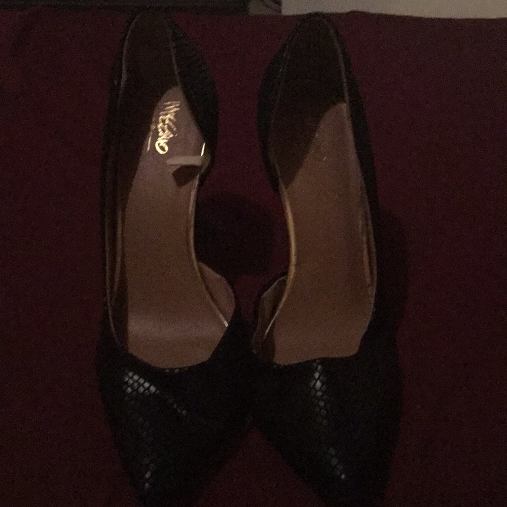 Black high heel shoe